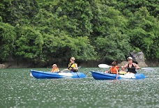 Halong bay kayaking